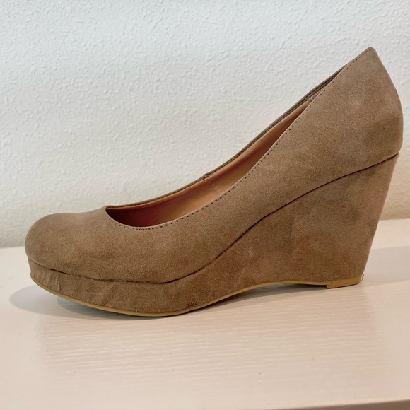 Cute brown heels - Picture 5 of 9